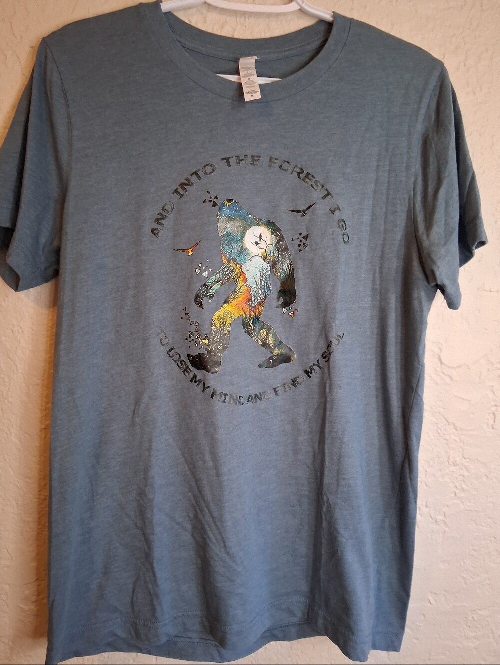 Bella Canvas Dusty Blue Crewneck Bigfoot Graphic T-Shirt Sz M Sasquatch
